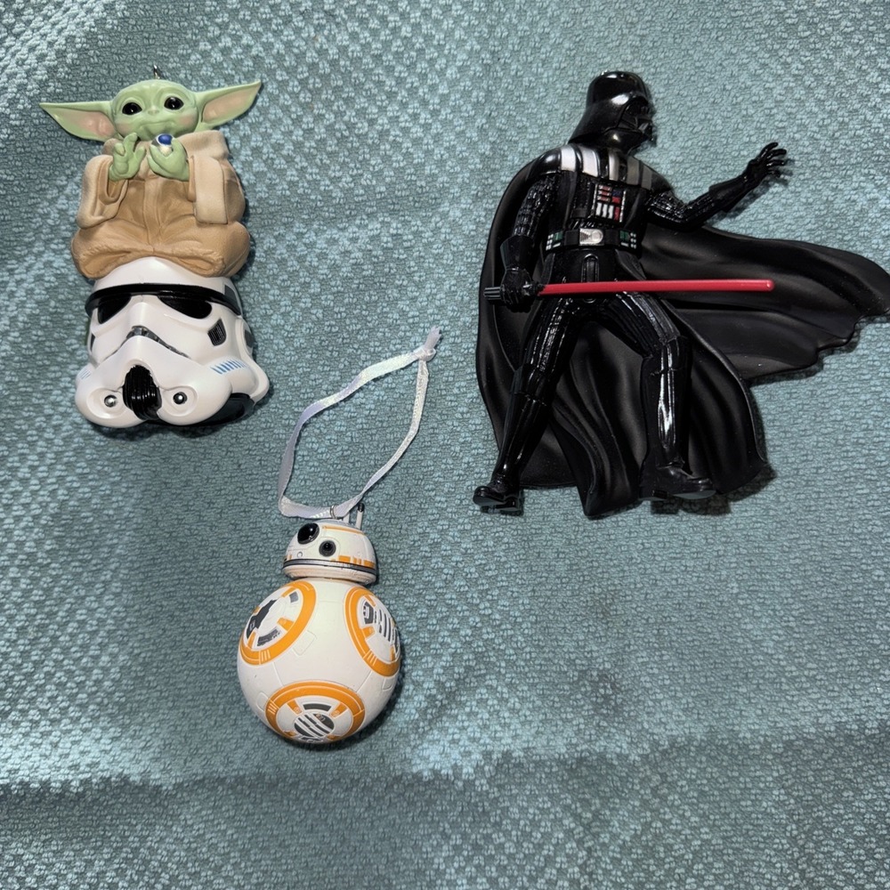 HALLMARK Lot Of 3 StarWars Ornaments NWOB (used for a few hours for photos)